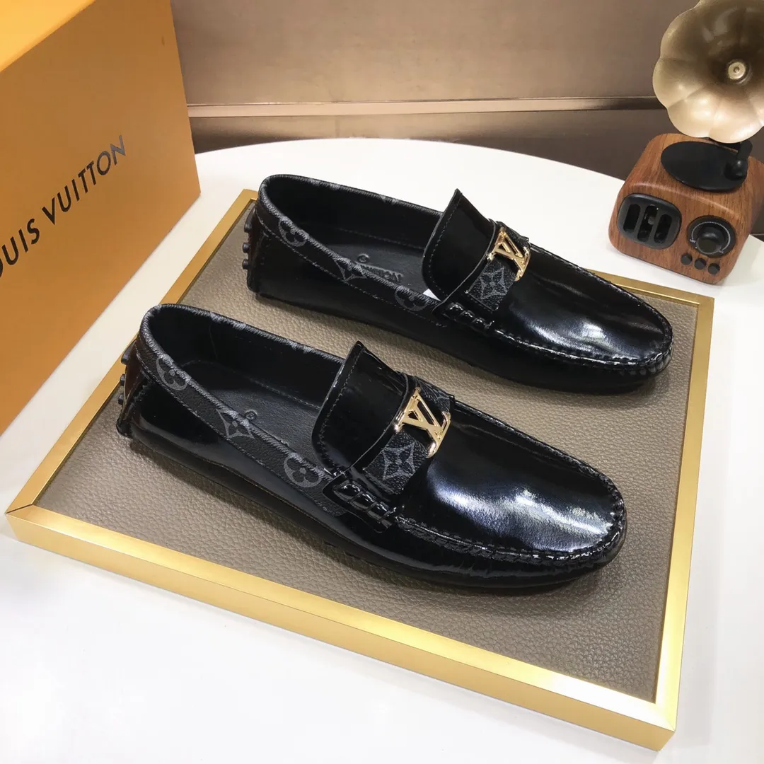 Men's men's shoes 💰420💰 [LV Doudou Shoes] (sheepskin lining) new model is on the market, available on the official website. The new Doudou shoes are processed into single-color materials, and the uppers are made of imported cowhide material. The body of the shoe is fully hemmed with mark thread, and is lined with imported original cowhide leather. The elegant shoe shape is super suitable for all-matching, and the size is 38-44.